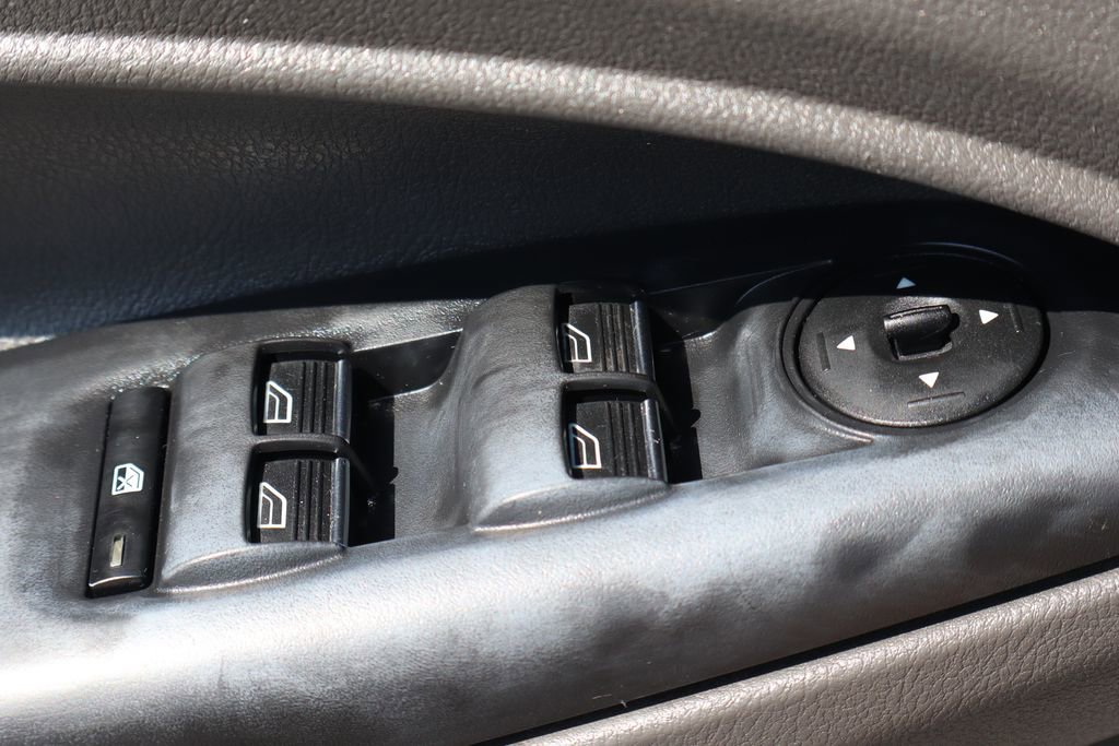 Used 2019 Ford Transit Connect XLT image 17