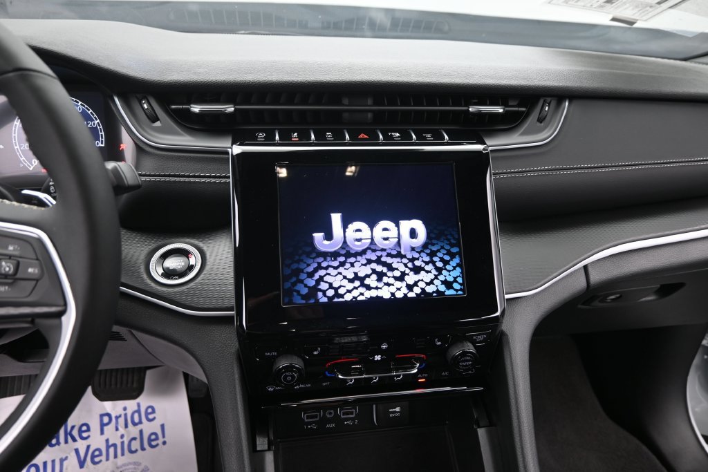 Used 2025 Jeep Grand Cherokee L Laredo w/ Luxury Tech Group I AWD/4WD image 26