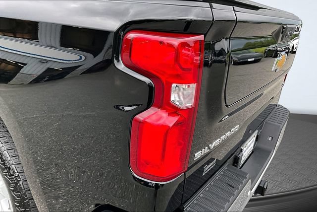 Used 2024 Chevrolet Silverado 1500 LTZ w/ LTZ Premium Package AWD/4WD image 24