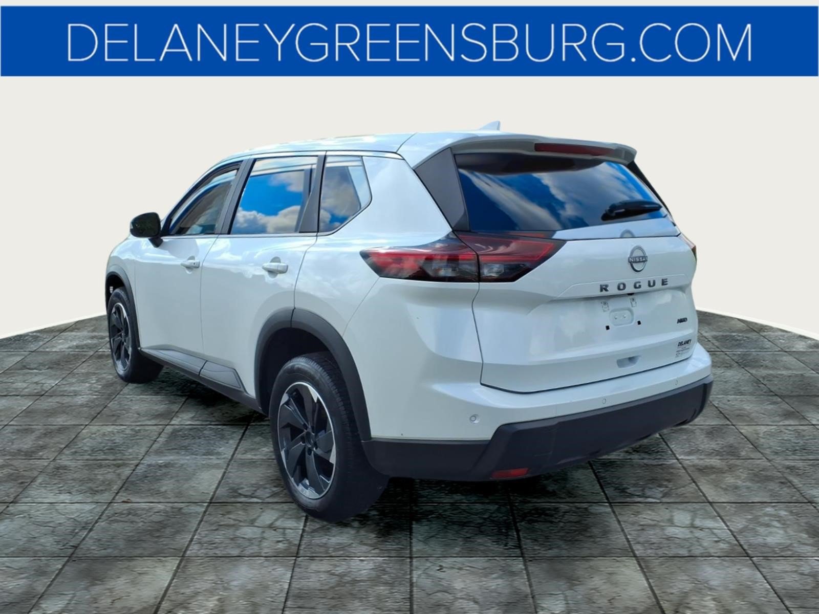 Used 2025 Nissan Rogue SV AWD/4WD image 5