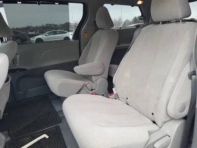 Used 2014 Toyota Sienna LE image 15