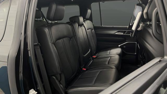 Used 2024 Jeep Wagoneer L Series II w/ Convenience Group I image 34