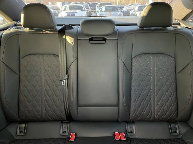 Used 2025 Audi S6 Premium Plus image 46