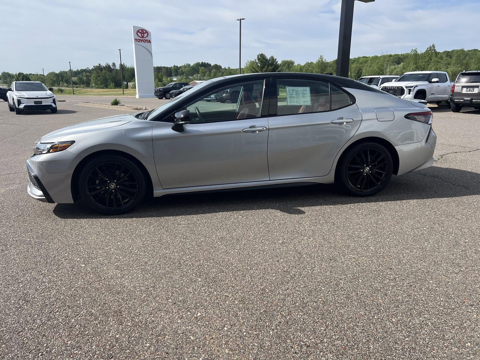 Used 2023 Toyota Camry XSE w/ Navigation Package FWD image 8