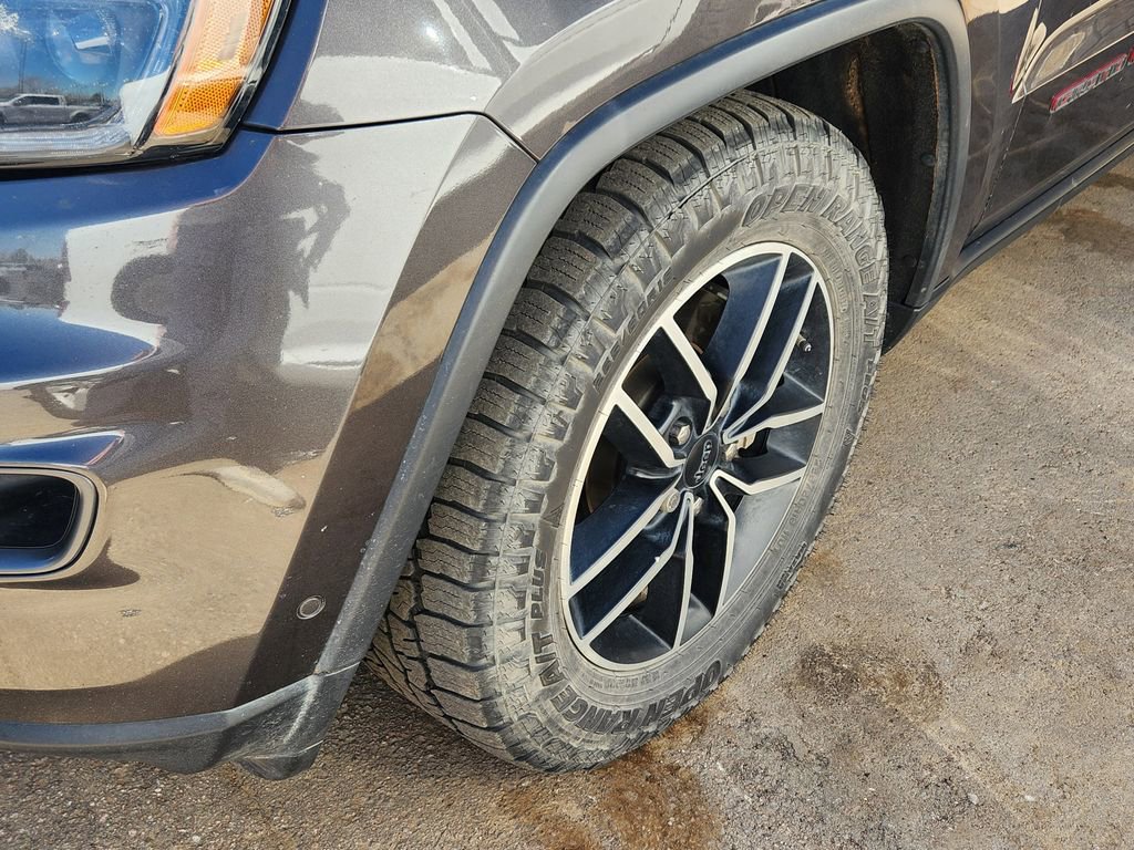 Used 2019 Jeep Grand Cherokee Trailhawk w/ Trailhawk Luxury Group image 16