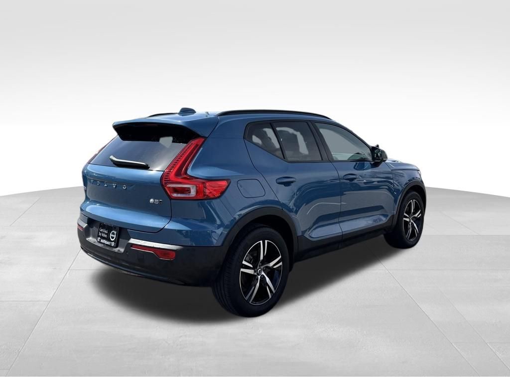 Certified 2023 Volvo XC40 B5 Plus w/ Driver Assist Package image 35