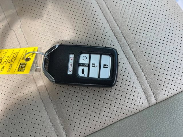 Used 2017 Honda CR-V Touring image 39
