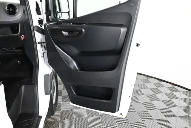 Used 2025 Mercedes-Benz Sprinter 2500 image 10