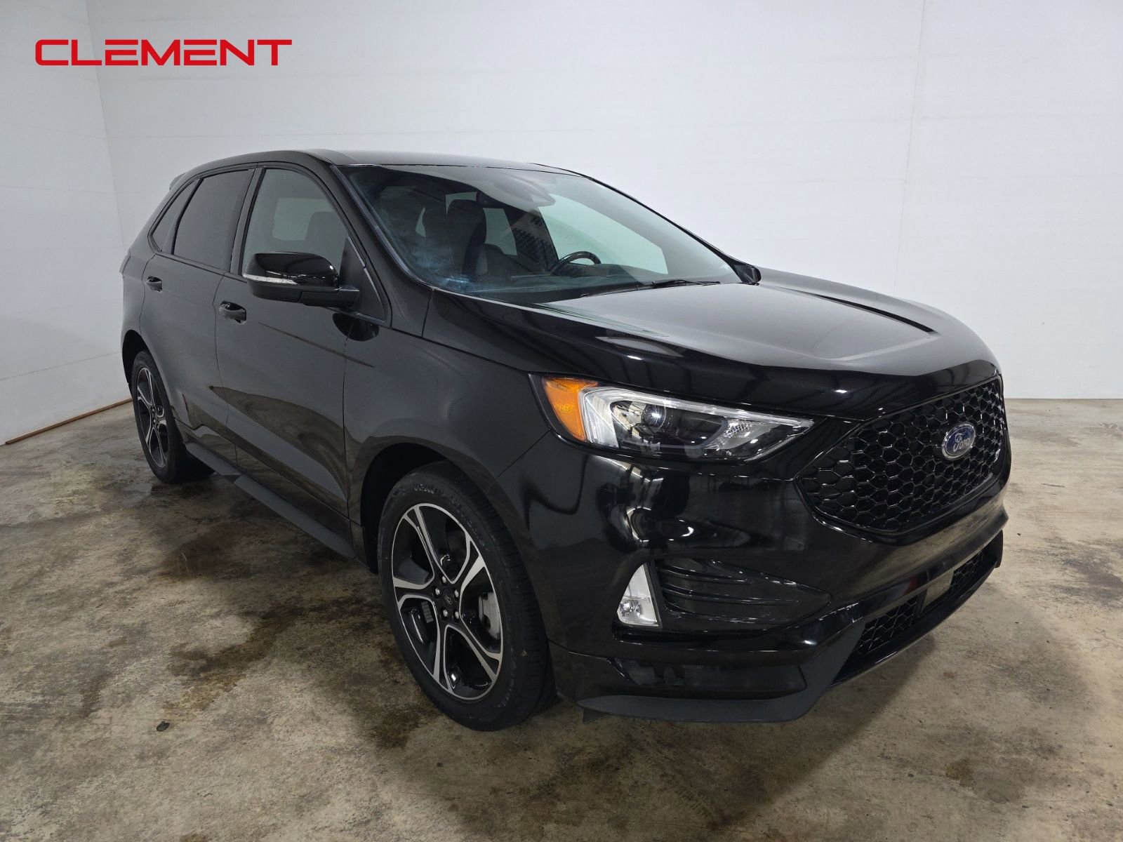 Used 2022 Ford Edge ST image 3