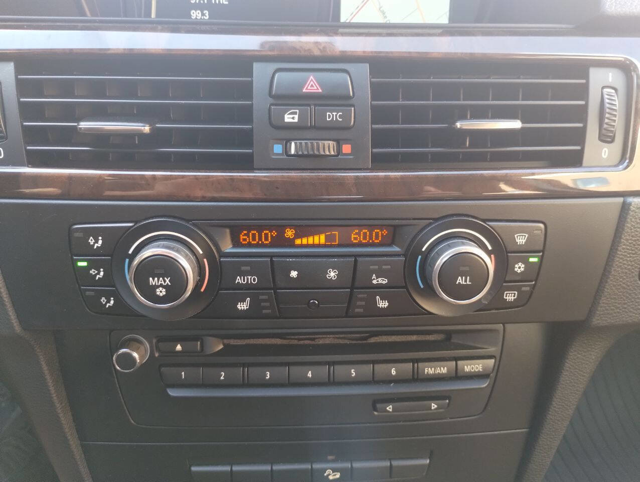 Used 2010 BMW 335i xDrive Coupe w/ Premium Pkg image 19