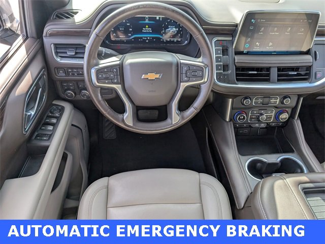 Used 2022 Chevrolet Suburban LT w/ Luxury Package image 7