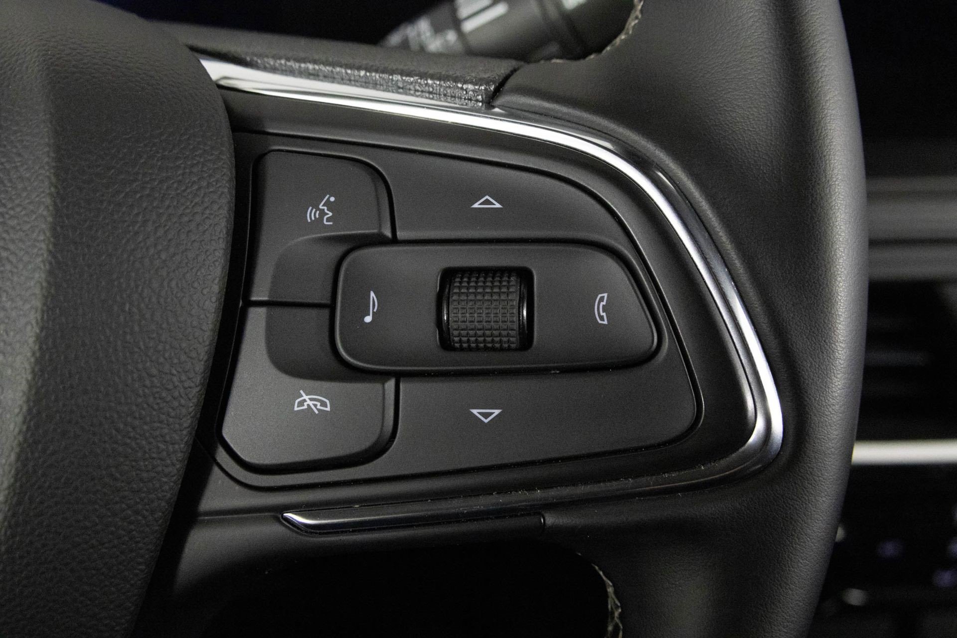 Certified 2025 Buick Encore GX Preferred image 30