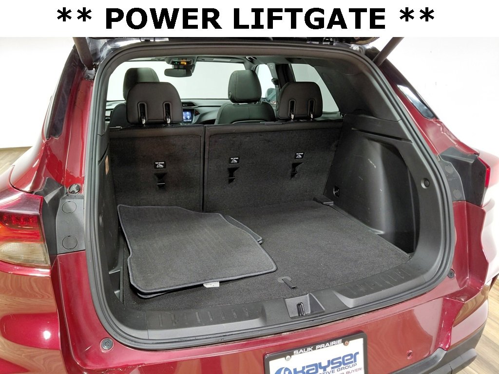Used 2023 Chevrolet TrailBlazer RS w/ Sun and Liftgate Package image 15