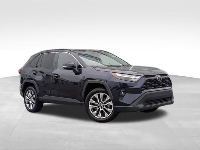 Used 2023 Toyota RAV4 XLE Premium image 31
