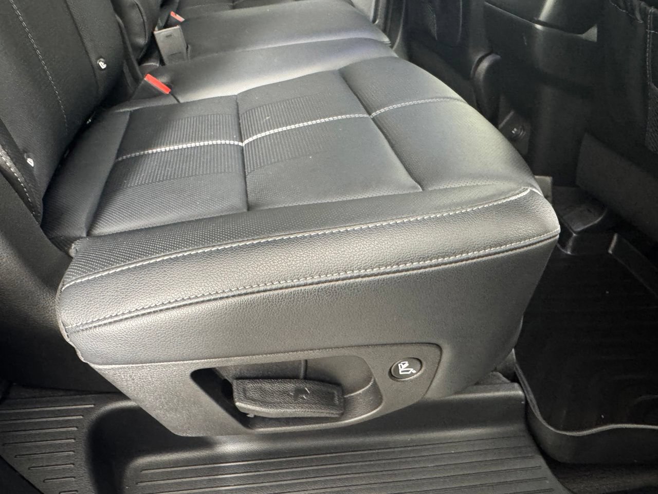 Used 2022 Kia Telluride EX w/ Towing Package FWD image 34
