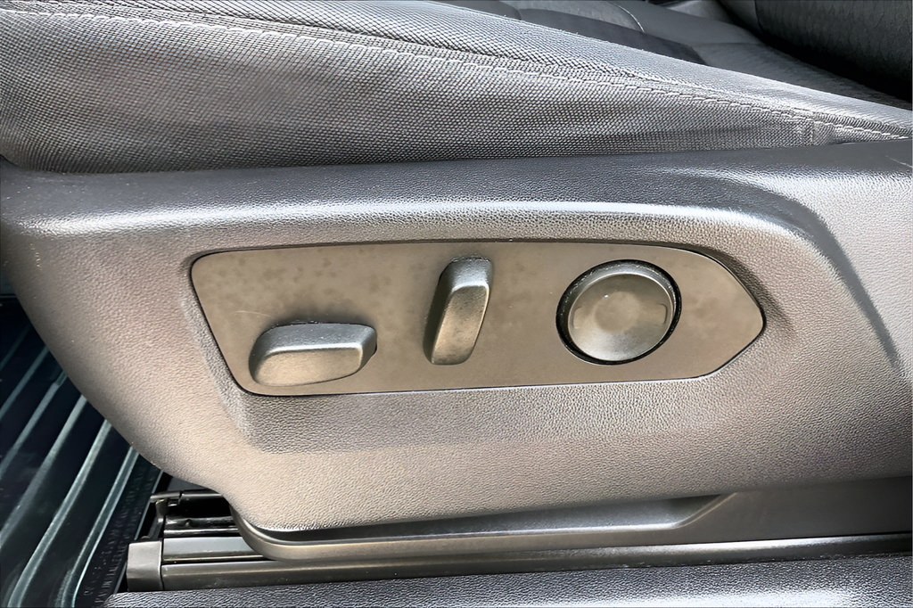 Used 2023 Chevrolet Silverado 1500 RST RWD image 23