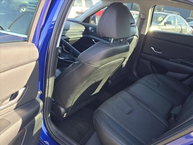 Certified 2023 Hyundai Elantra Limited w/ Winter Weather Package image 11