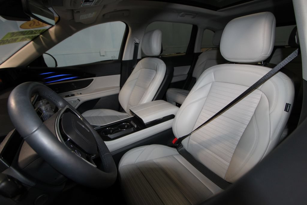Used 2026 Lincoln Nautilus Reserve AWD/4WD image 4