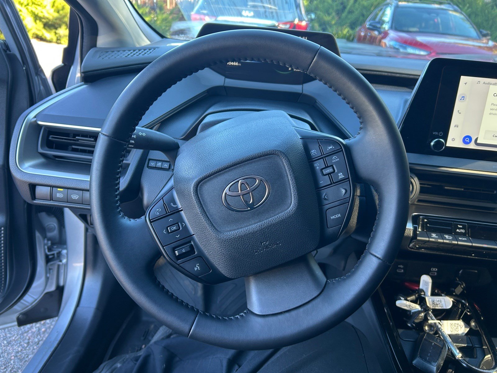 Used 2025 Toyota Prius LE AWD/4WD image 9