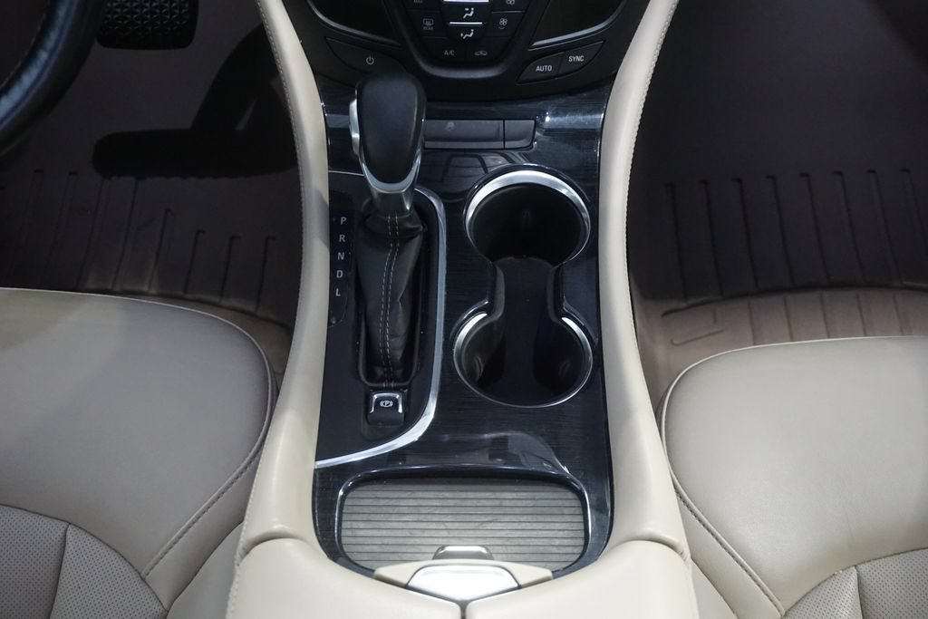 Used 2017 Buick Envision Essence AWD/4WD image 32