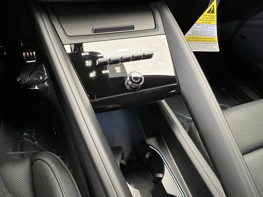 New 2026 Porsche Macan 4S Electric image 11