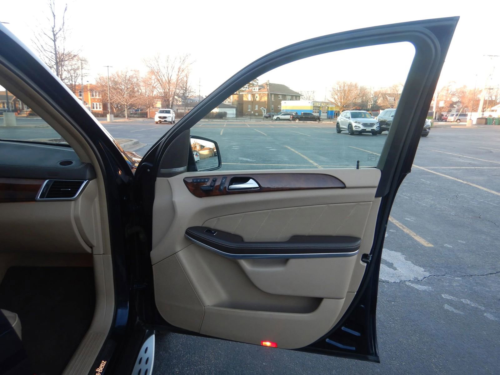 Used 2013 Mercedes-Benz GL 550 4MATIC image 17