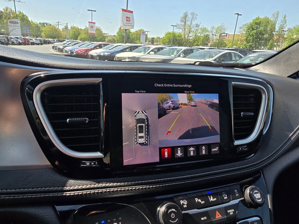 Used 2021 Chrysler Pacifica Touring-L w/ Premium & Safety Sphere Group AWD/4WD image 26