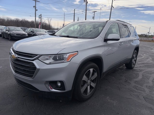 Used 2020 Chevrolet Traverse LT w/ LT Premium Package image 3