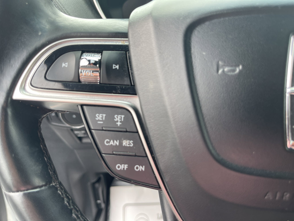 Used 2020 Lincoln Nautilus Premier w/ Equipment Group 101A image 27