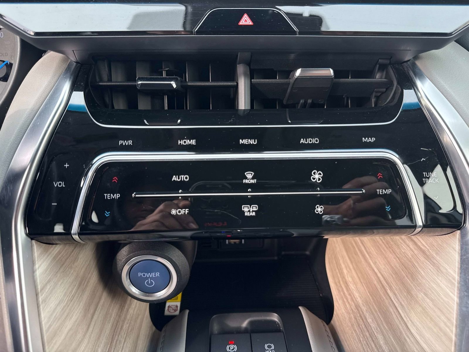 Used 2021 Toyota Venza Limited image 28