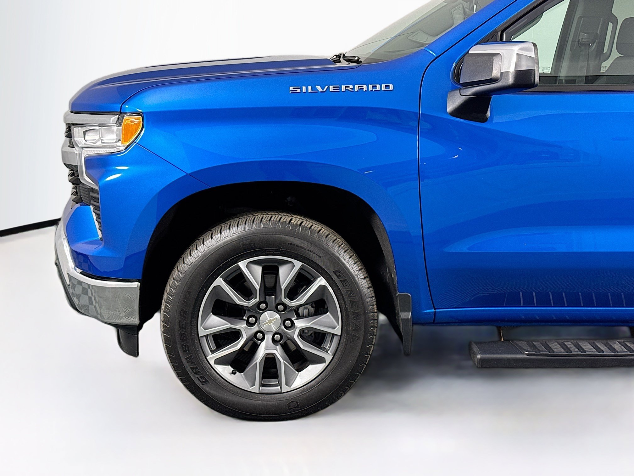 Used 2023 Chevrolet Silverado 1500 LT AWD/4WD image 39