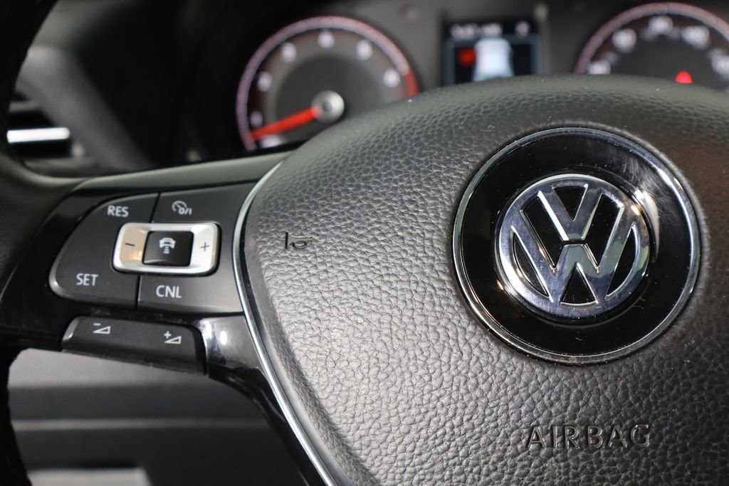 Used 2020 Volkswagen Passat 2.0T R-Line image 33