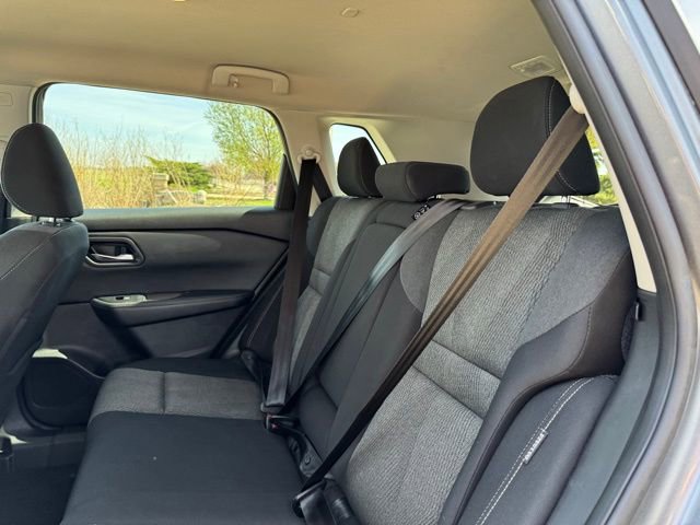 Used 2024 Nissan Rogue SV image 11