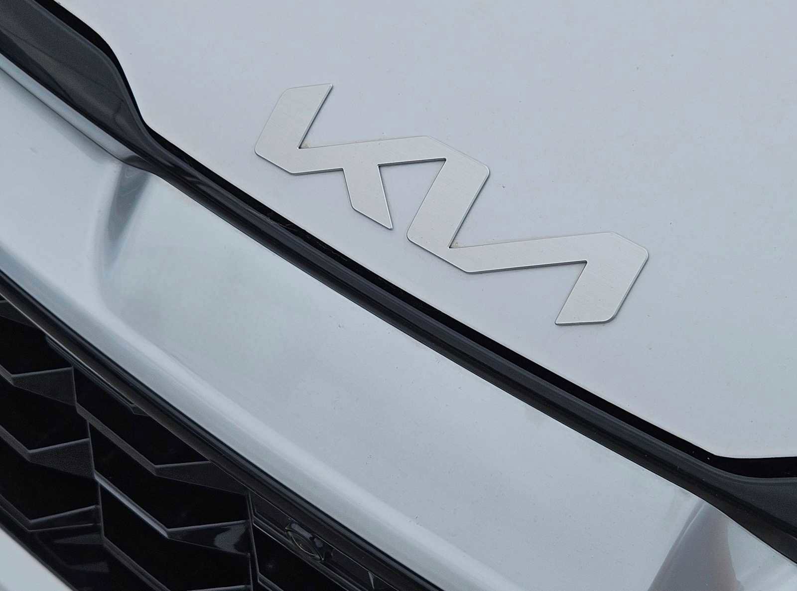 Used 2024 Kia Sportage SX image 12