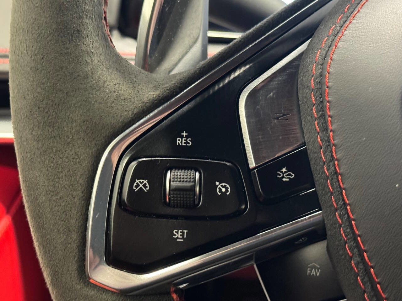 Used 2024 Chevrolet Corvette Stingray Premium Conv w/ Z51 Performance Package image 41