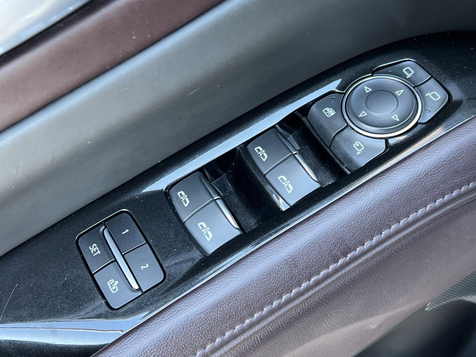 Used 2024 Cadillac Escalade ESV V w/ Heavy-Duty Trailer Package image 13