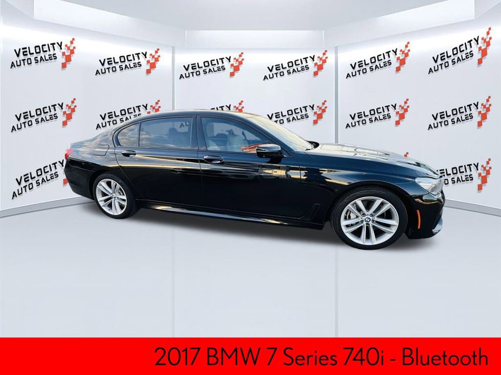 Used 2017 BMW 740i image 2
