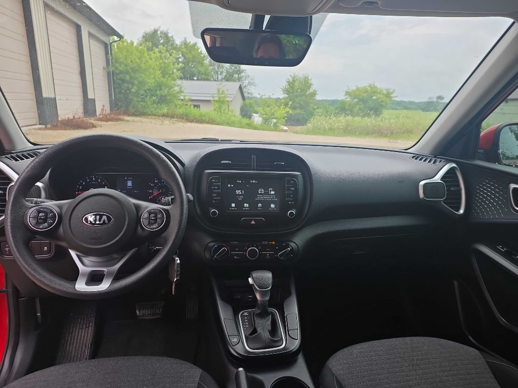 Used 2020 Kia Soul S FWD image 13