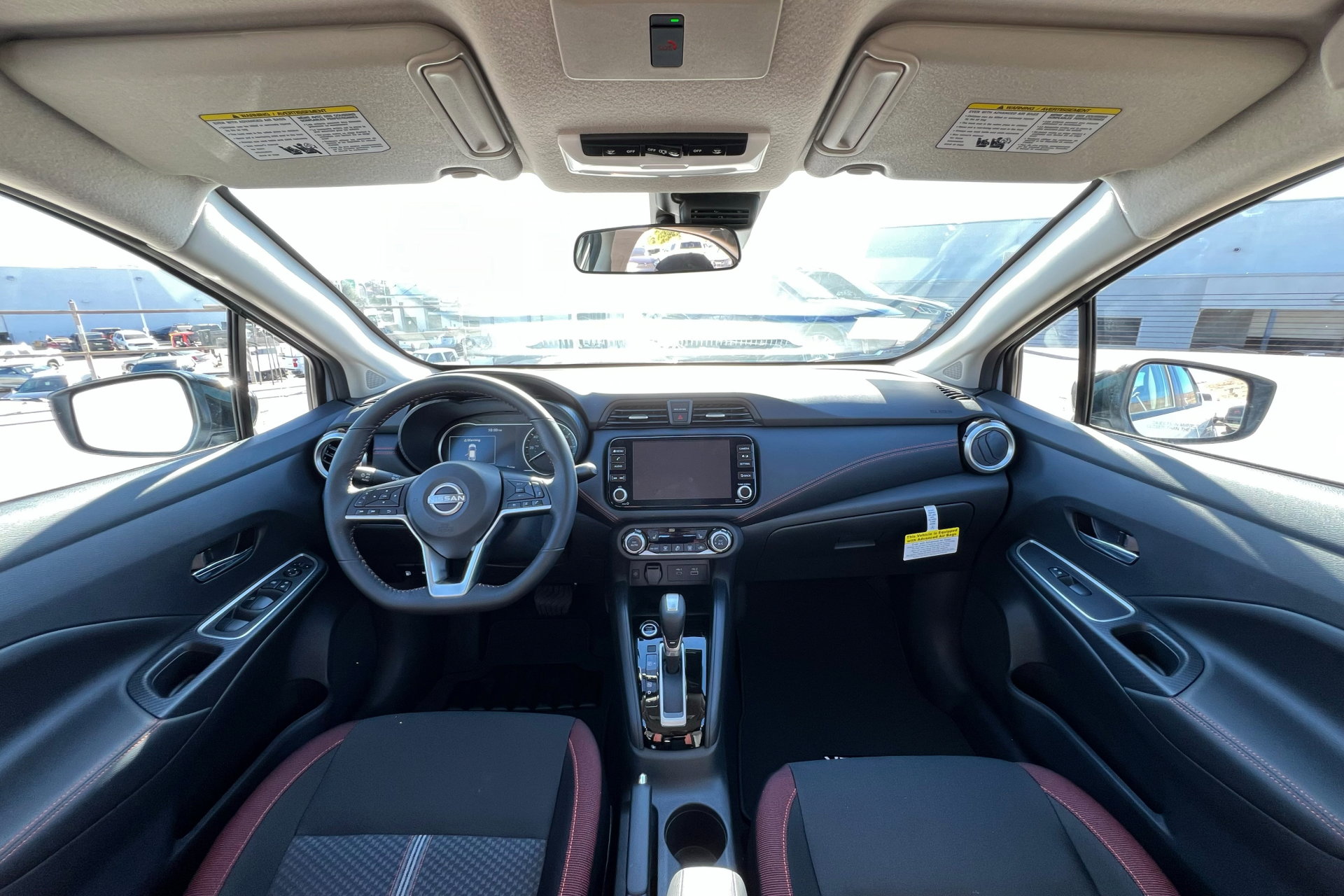 New 2025 Nissan Versa SR w/ Trunk Package image 9