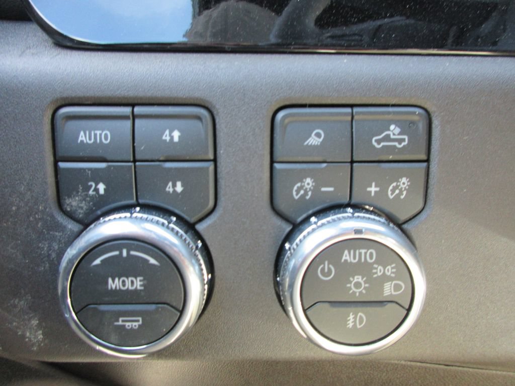 New 2026 GMC Sierra 2500 SLT AWD/4WD image 16