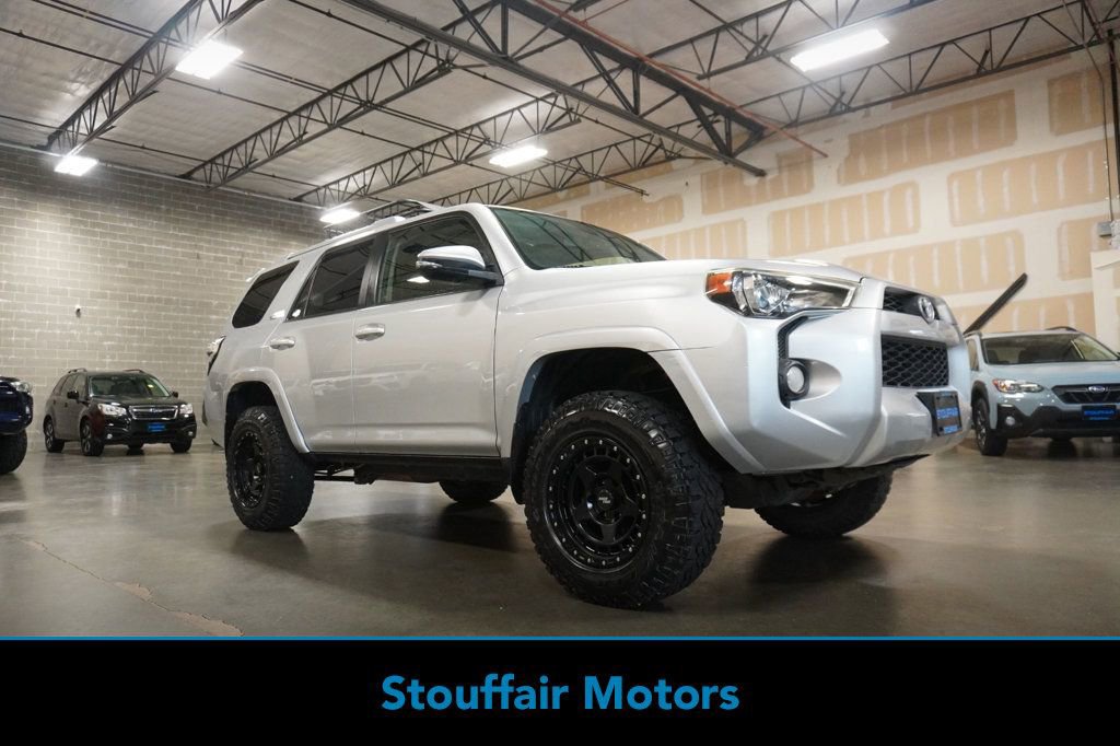 Used 2018 Toyota 4Runner SR5 Premium image 1