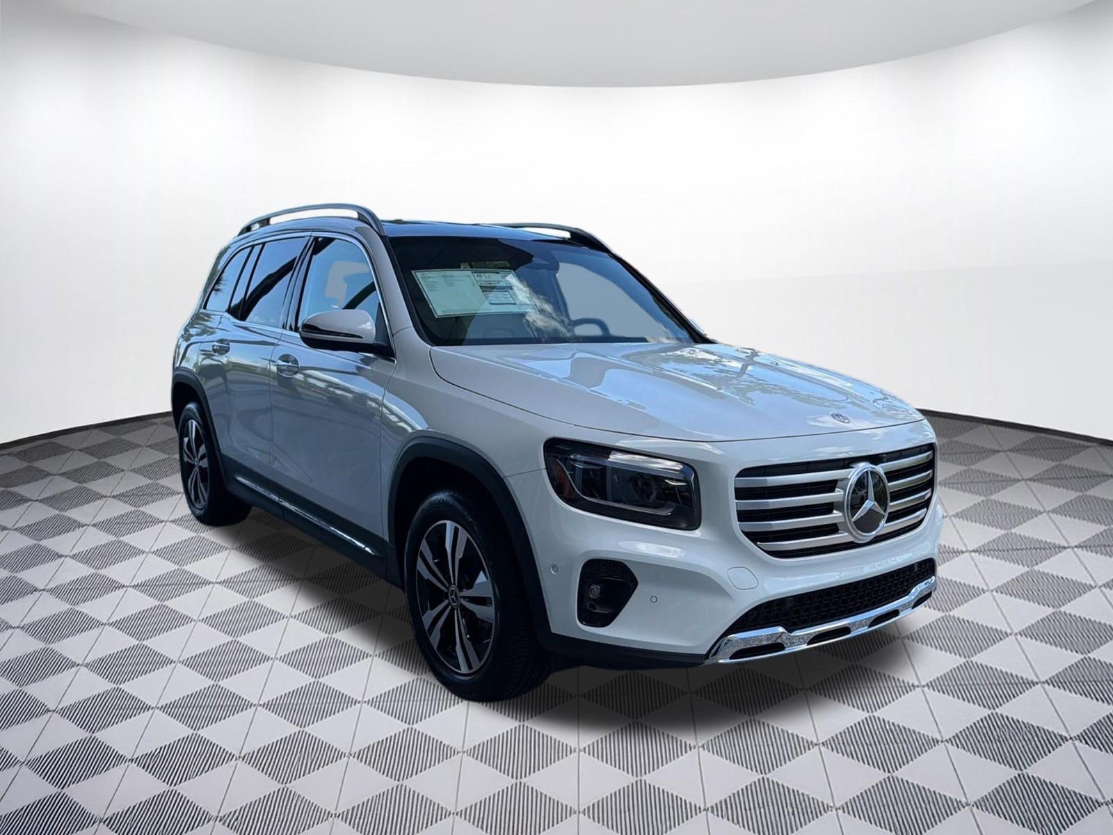 Used 2026 Mercedes-Benz GLB 250 image 7