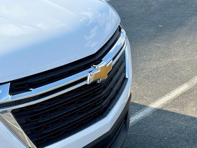 Used 2023 Chevrolet Traverse LS image 14