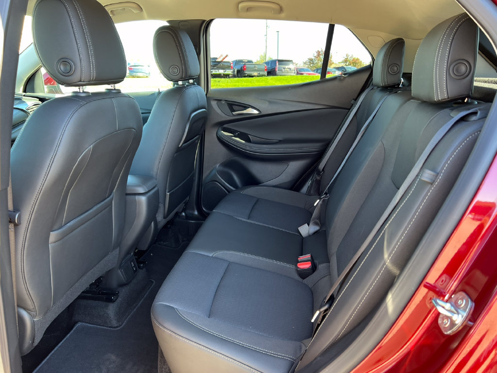 Used 2023 Buick Encore GX Preferred w/ Cold Weather Comfort Package FWD image 5