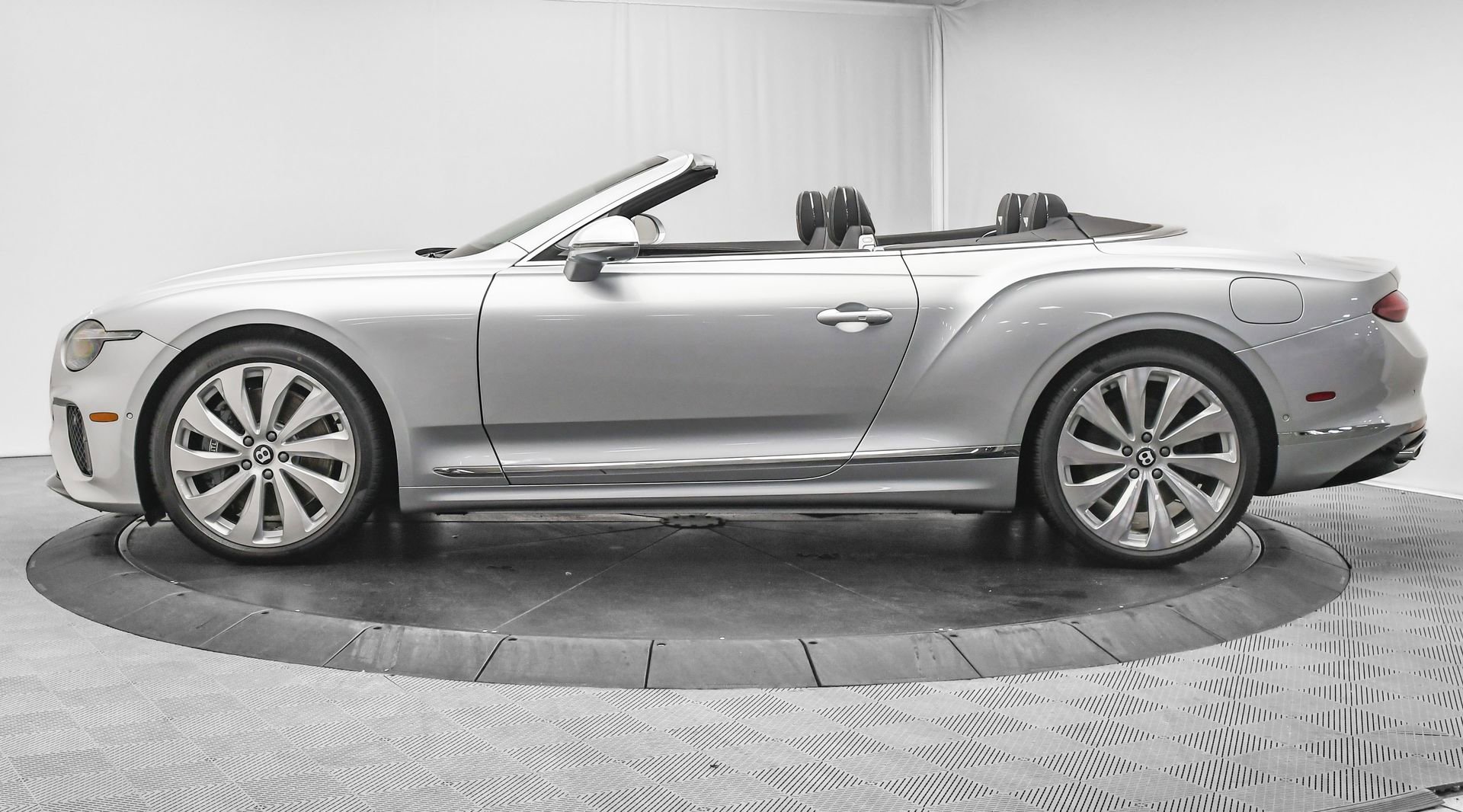 New 2026 Bentley Continental GTC image 9