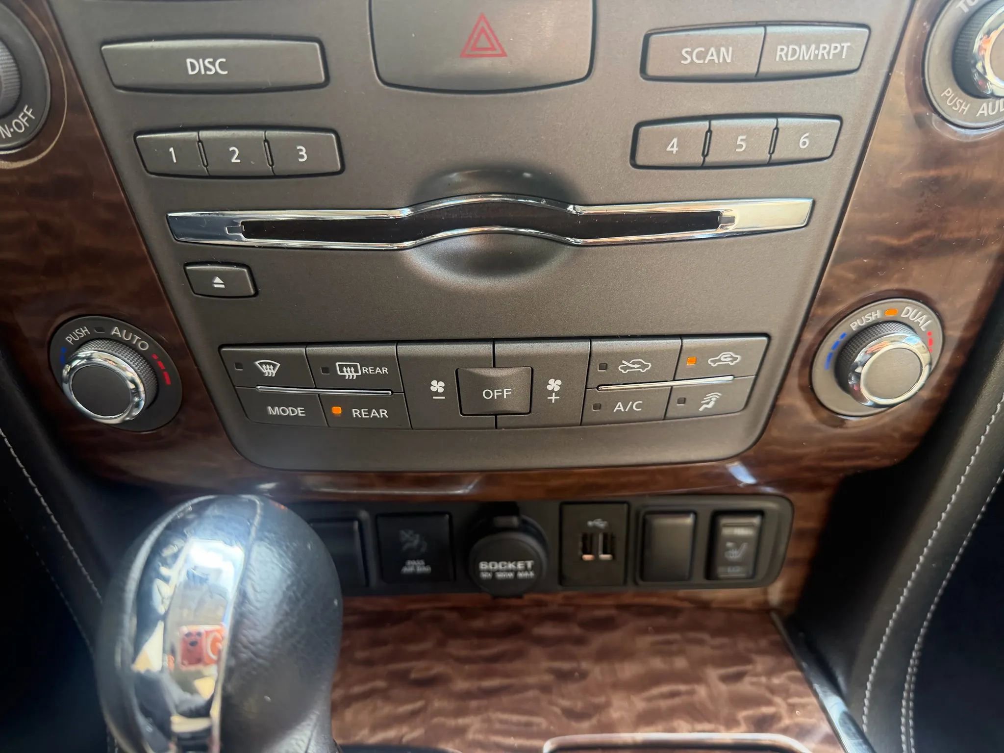 Used 2018 Nissan Armada SL w/ Premium Package image 20