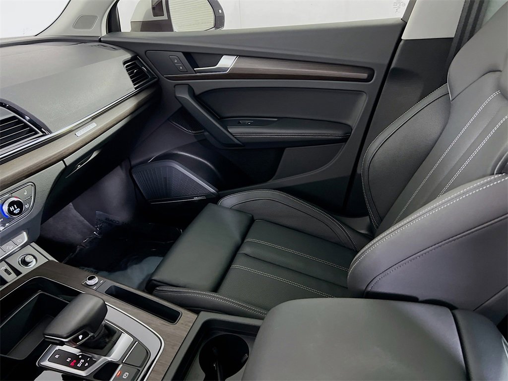 Used 2023 Audi Q5 e Premium Plus w/ Premium Plus Package image 25