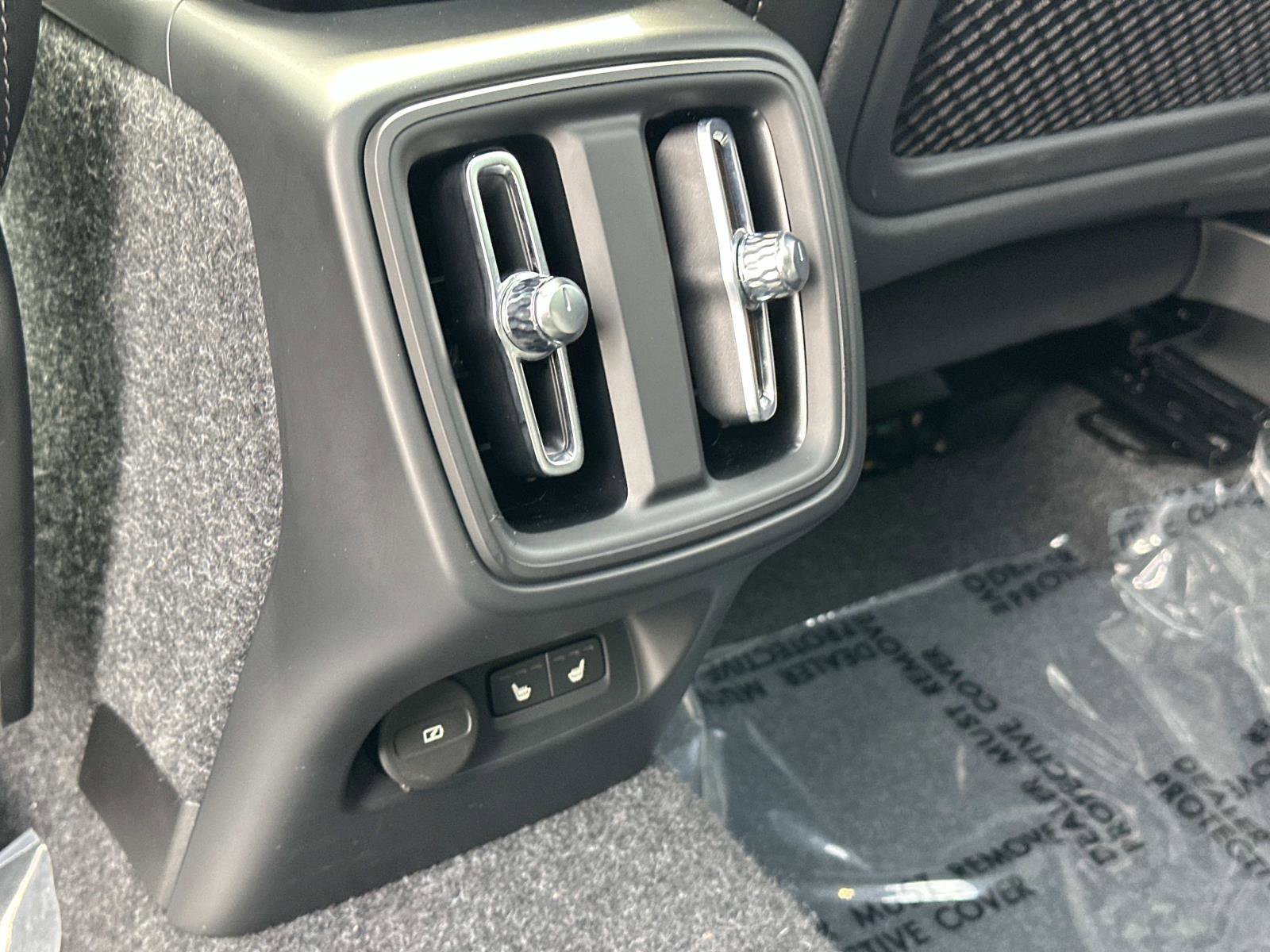 Certified 2026 Volvo XC40 B5 Ultra w/ Climate Package image 22