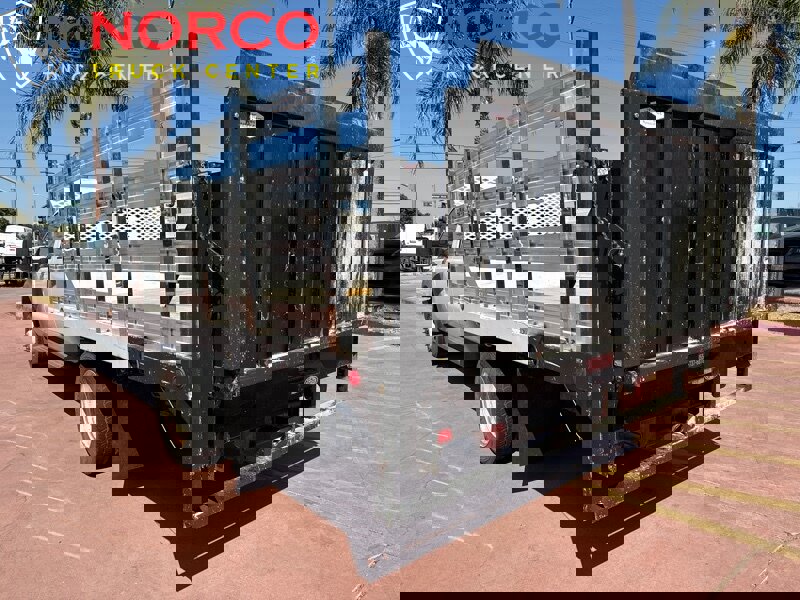 Used 2012 Ford F550 2WD Crew Cab Super Duty image 6