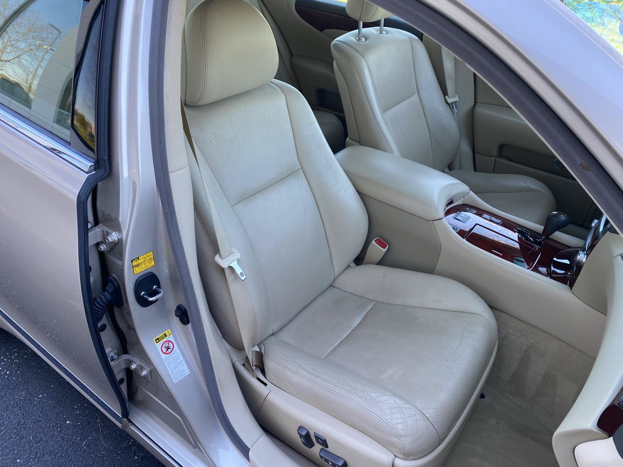 Used 2011 Lexus LS 460 AWD w/ Luxury Value Edition image 18